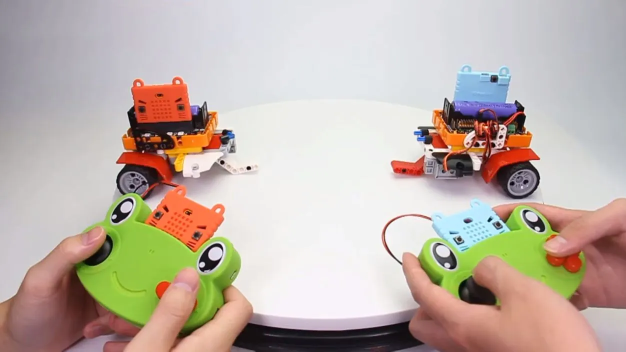 Kittenbot Joyfrog Programmable Interactive Gamepad  for Micro:bit & Meowbit