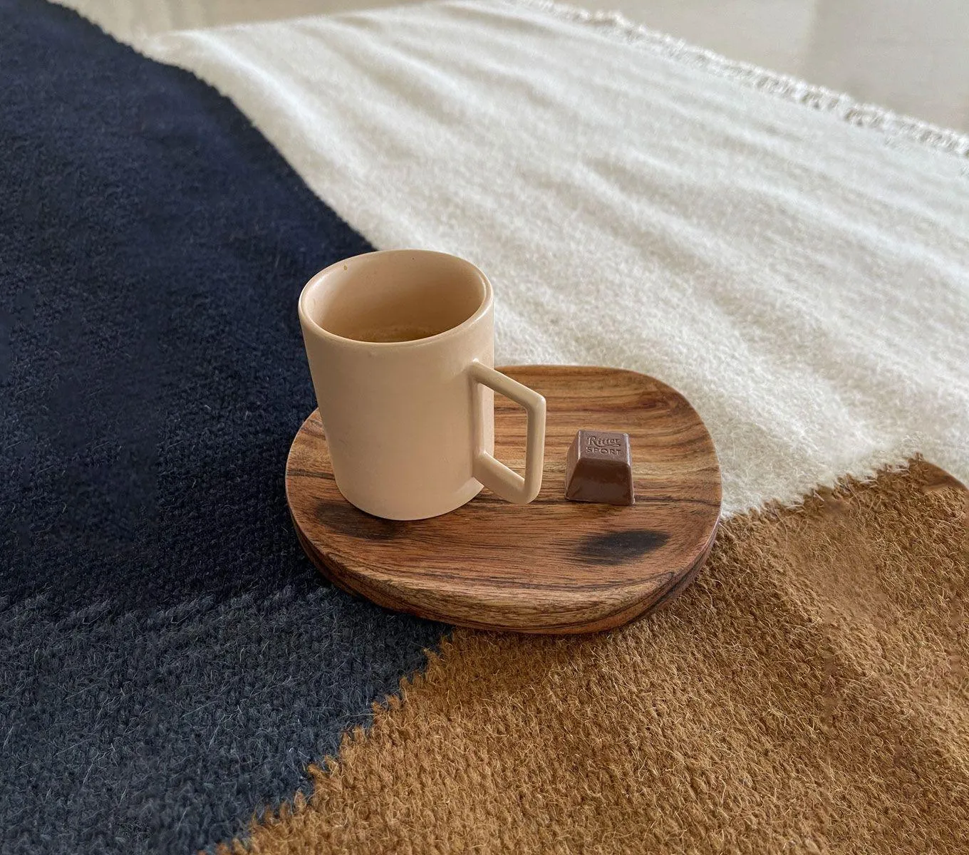 PEBBLE TRAY