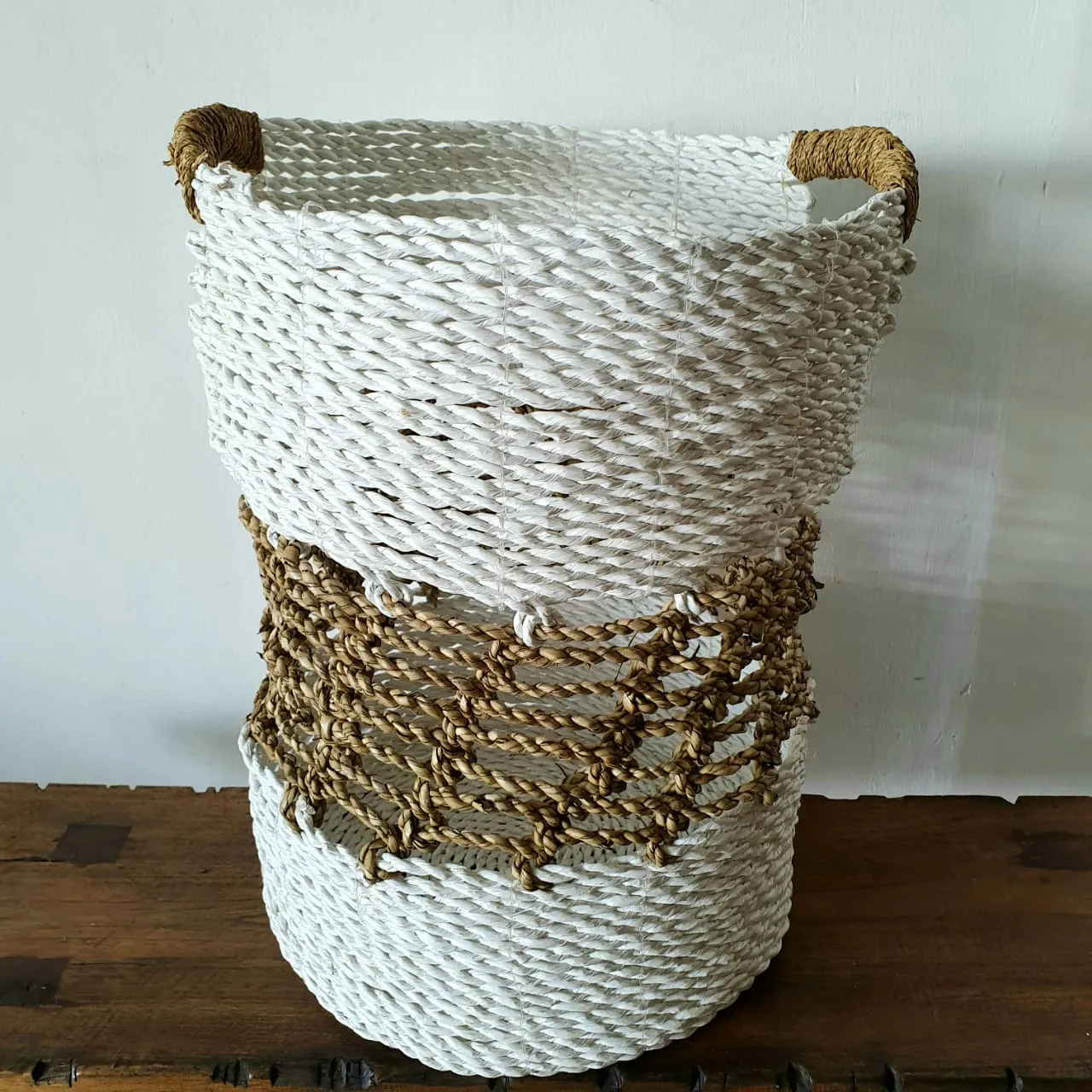 Set 4 Woven Straw Grass And White Raffia Basket